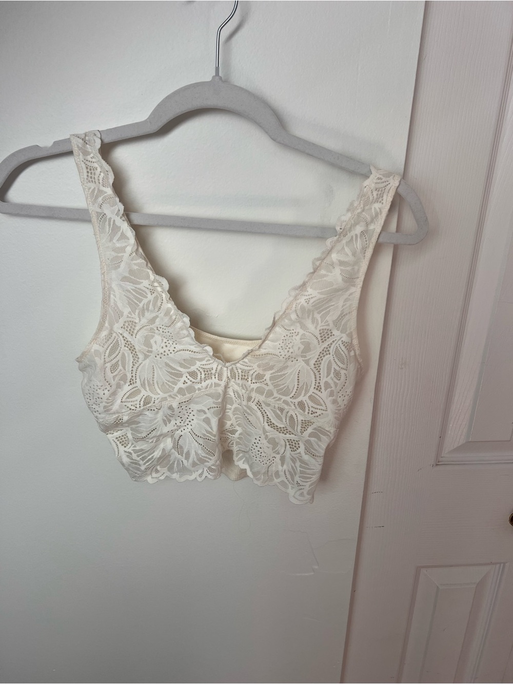 Aerie Lace Crop Top in Cream